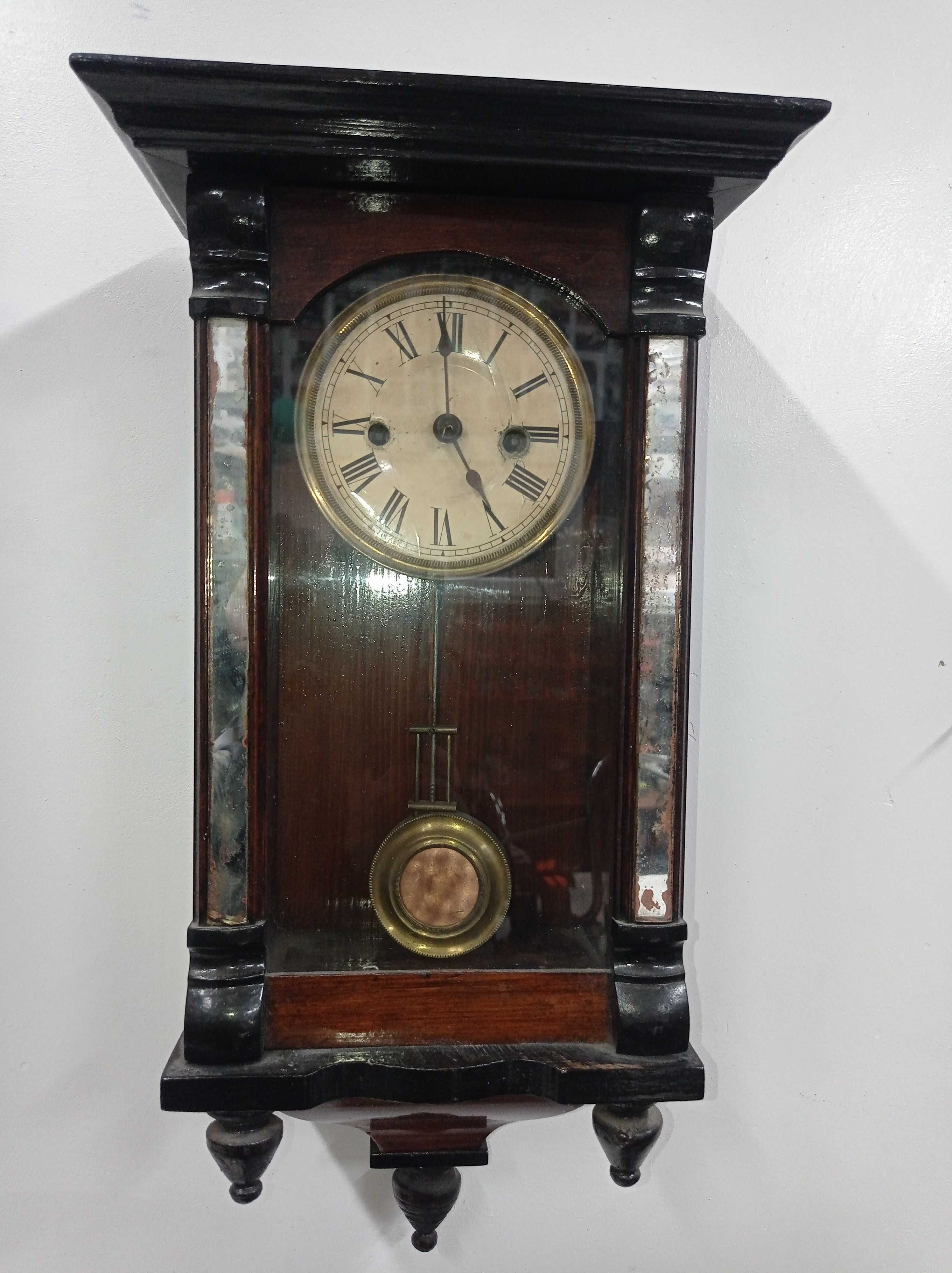 Zegar wiszący - 1930 rok - sygnowany M.K R... sprawny.