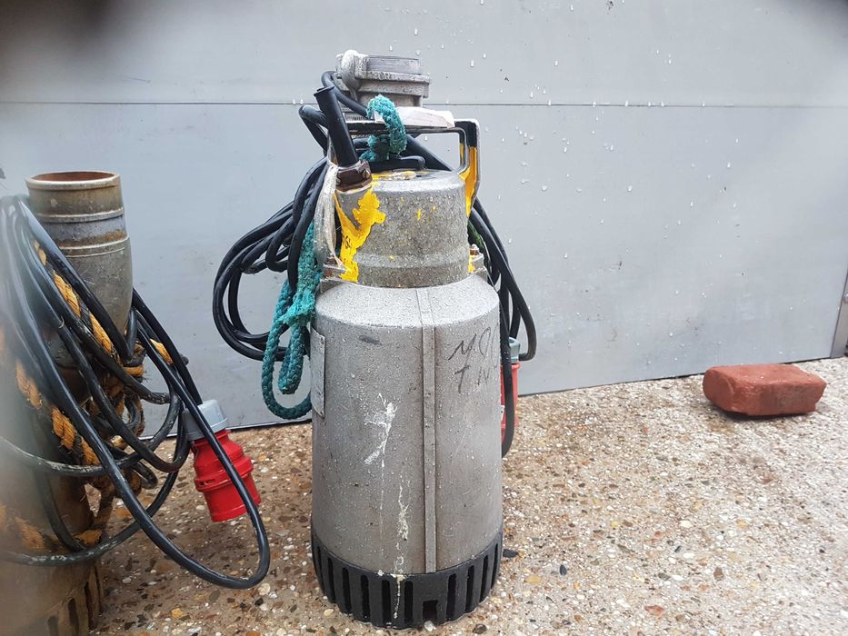 pompa zatapialna prowesionalna atlas copco weda 30 l.