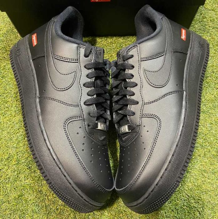 Buty sportowe Nike Air Force 1 Low Supreme Black R.42