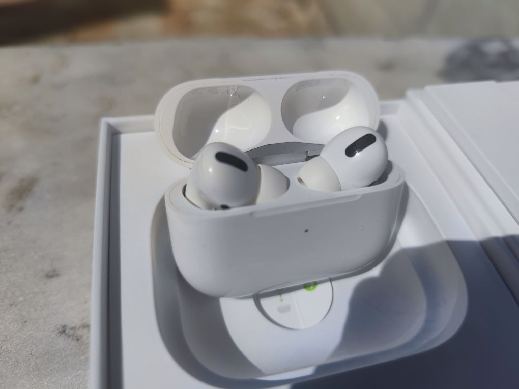 Troco/Vendo Airpods Pro 1 com caixa e acessórios!