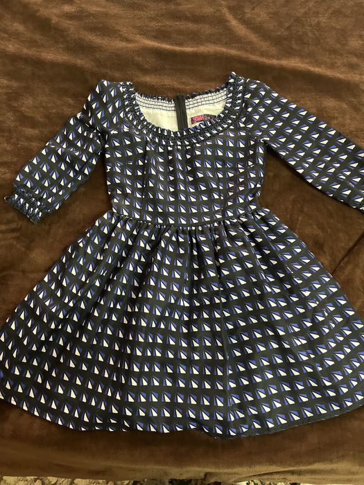 Платье на девочку 10-12 лет .