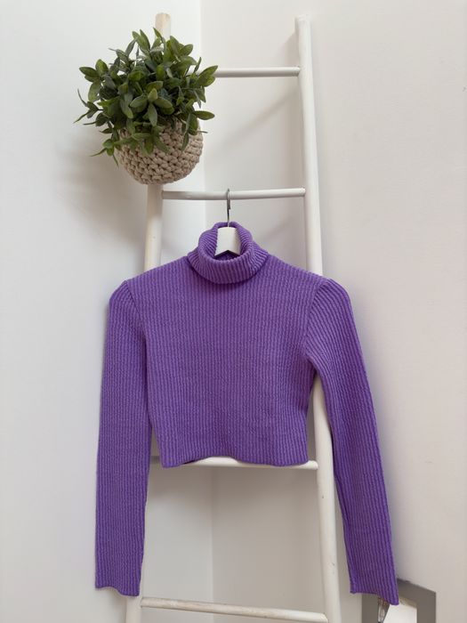 Camisola curta gola alta