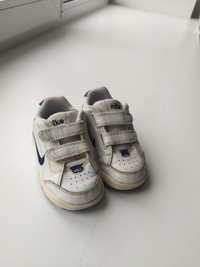 Кросівки Nike оригінал, кожа  21,5 р., по стільці 13,5 см.