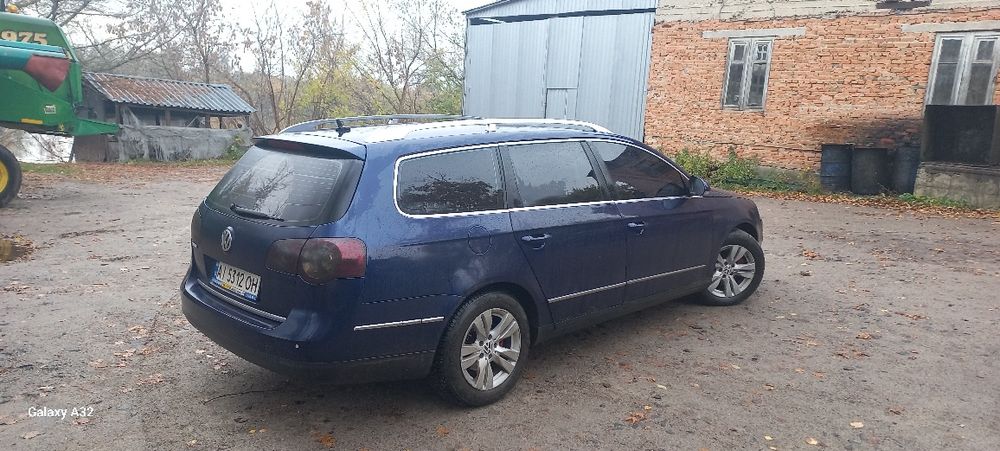 Продам вмісткий сімейний автомобіль.