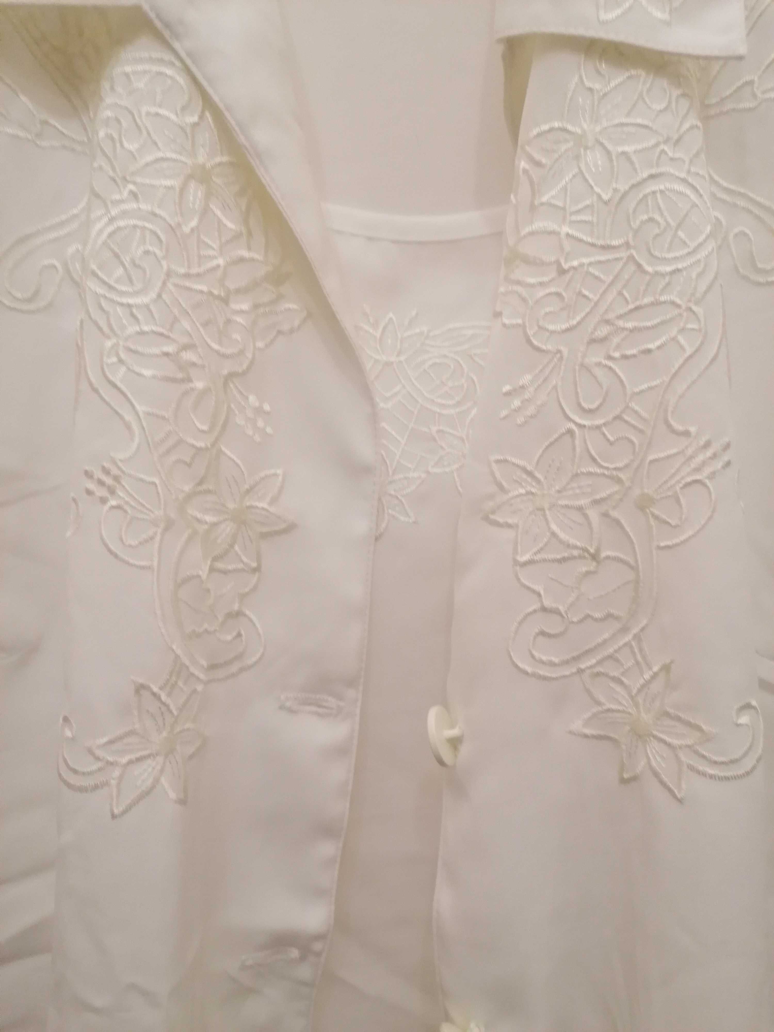Elegancka bluzka z żakietem, narzutką ozdobione haftami XL