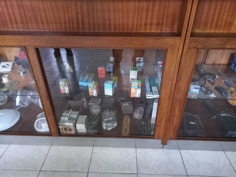 Fim de stock de loja de material elétrico