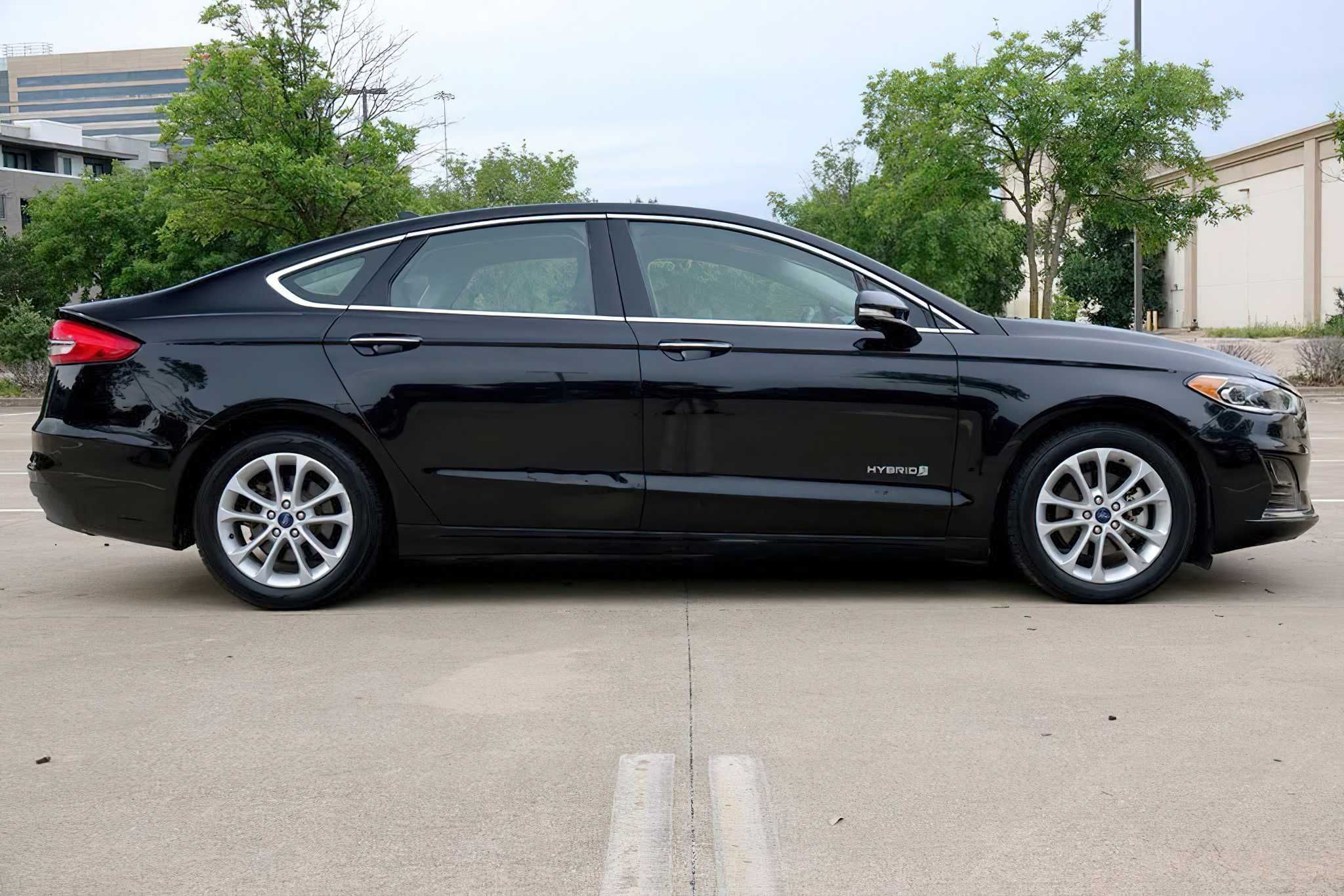 Ford Fusion Hybrid Titanium 2019
