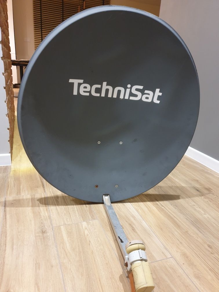 Talerz satelitarny TechniSat 80 plus konwerter 4 wejścia satelitarne