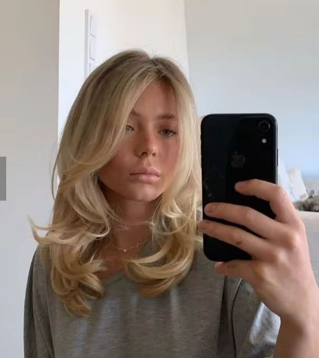 Peruka 100% włosy naturalne gęstość 200% blond pasemka balejaż