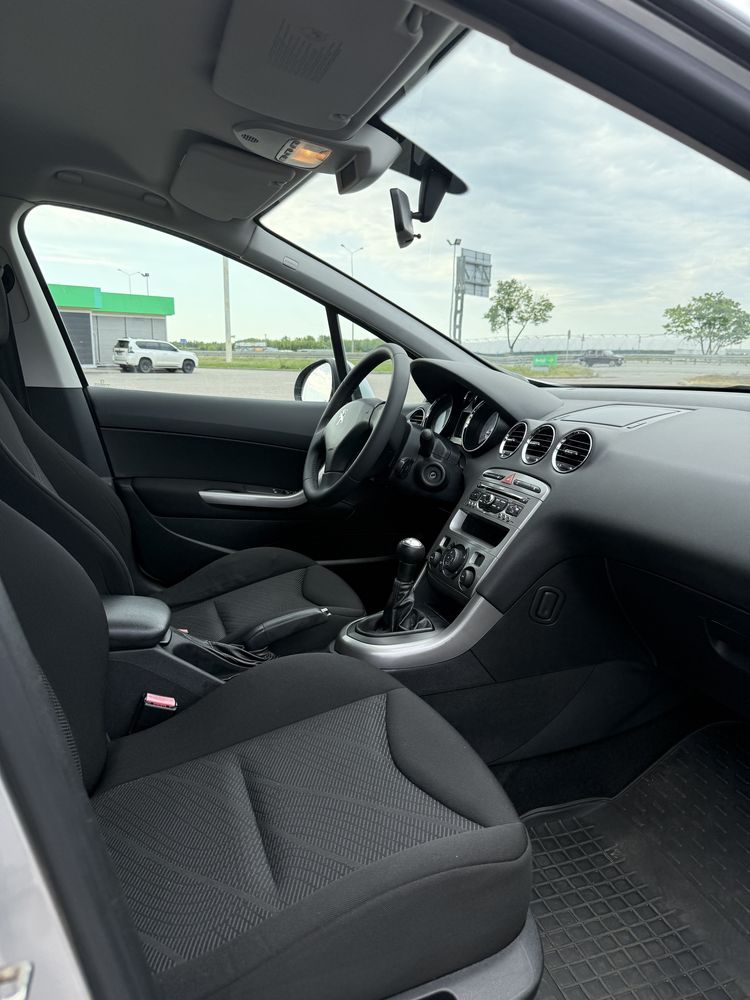 Peugeot 308 sw (2012)