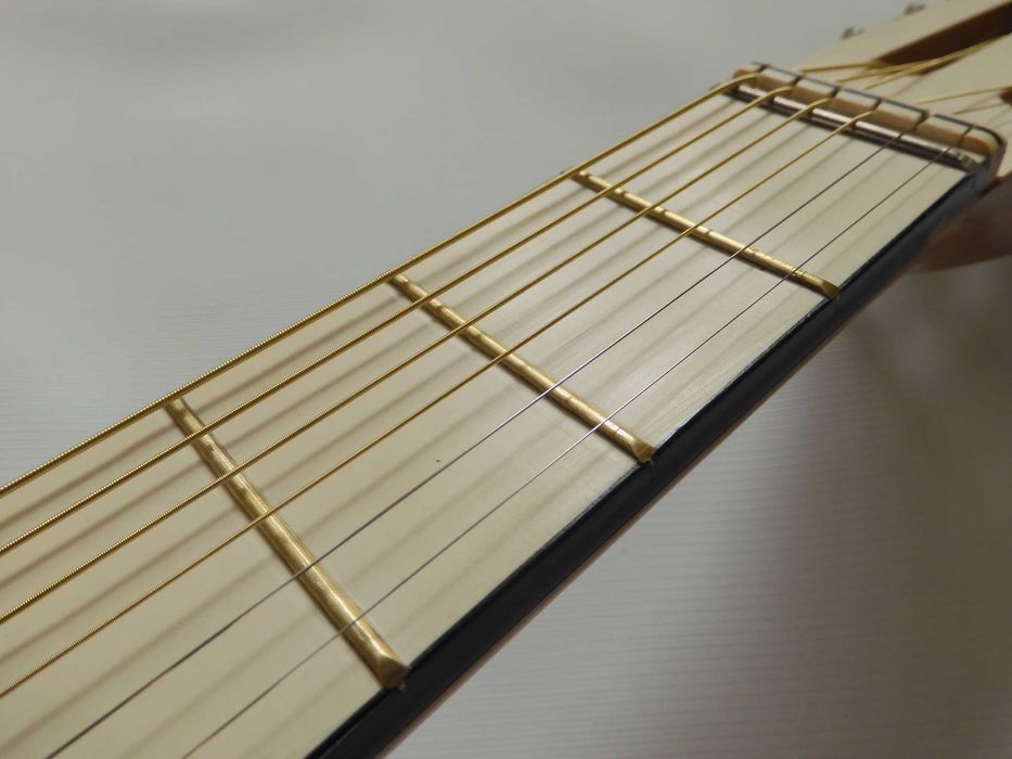 Gitara akustyczna polska