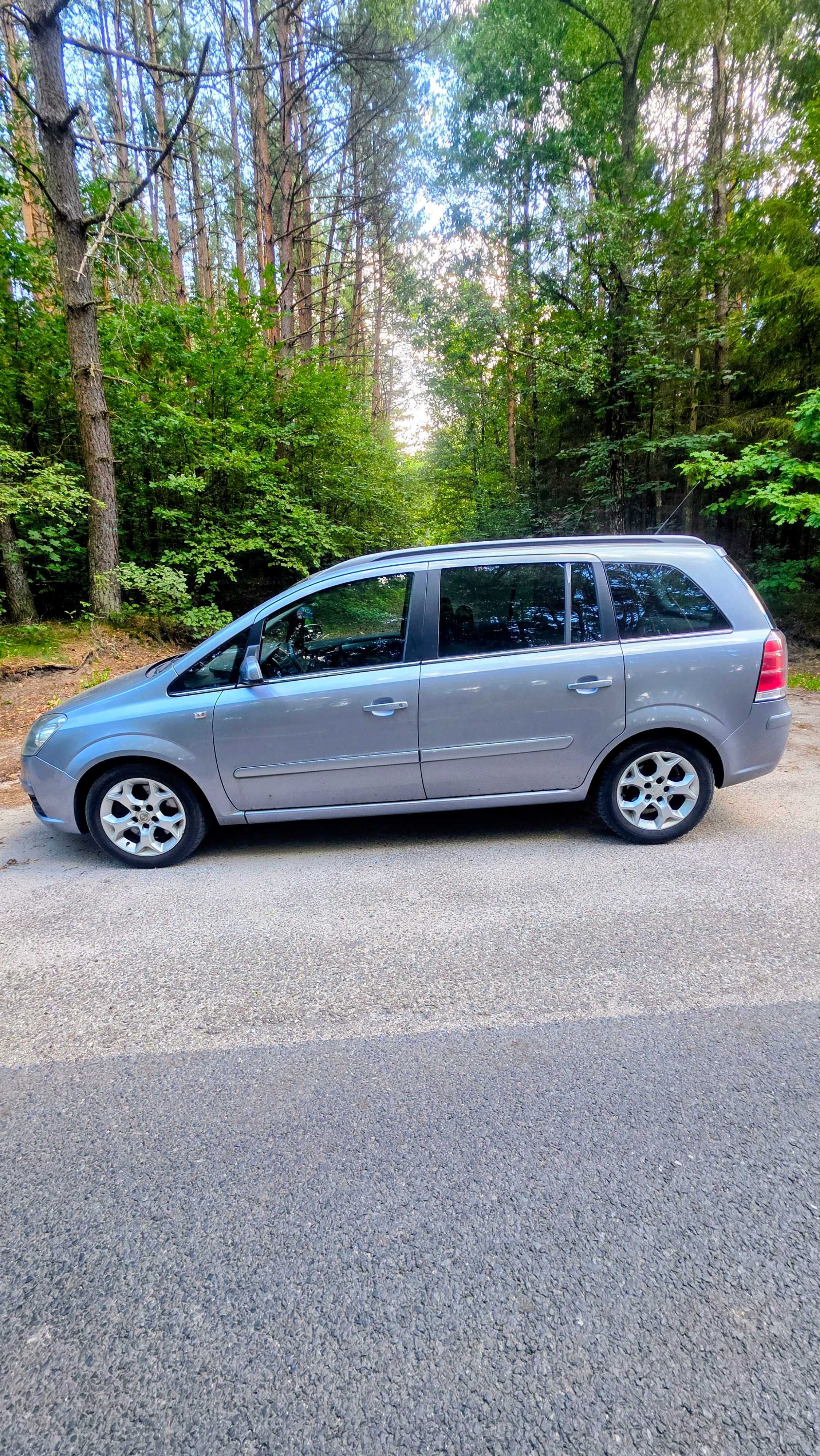 Opel Zafira 1.9 Cdti 150 Km 2005r. 7 miejsc