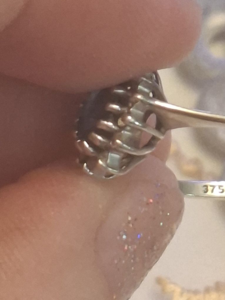 OKAZJA Złoty pierscionek z szafirem 1 ct i diamentami 0.15 ct