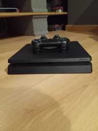 PlayStation 4 + comando em bom estado