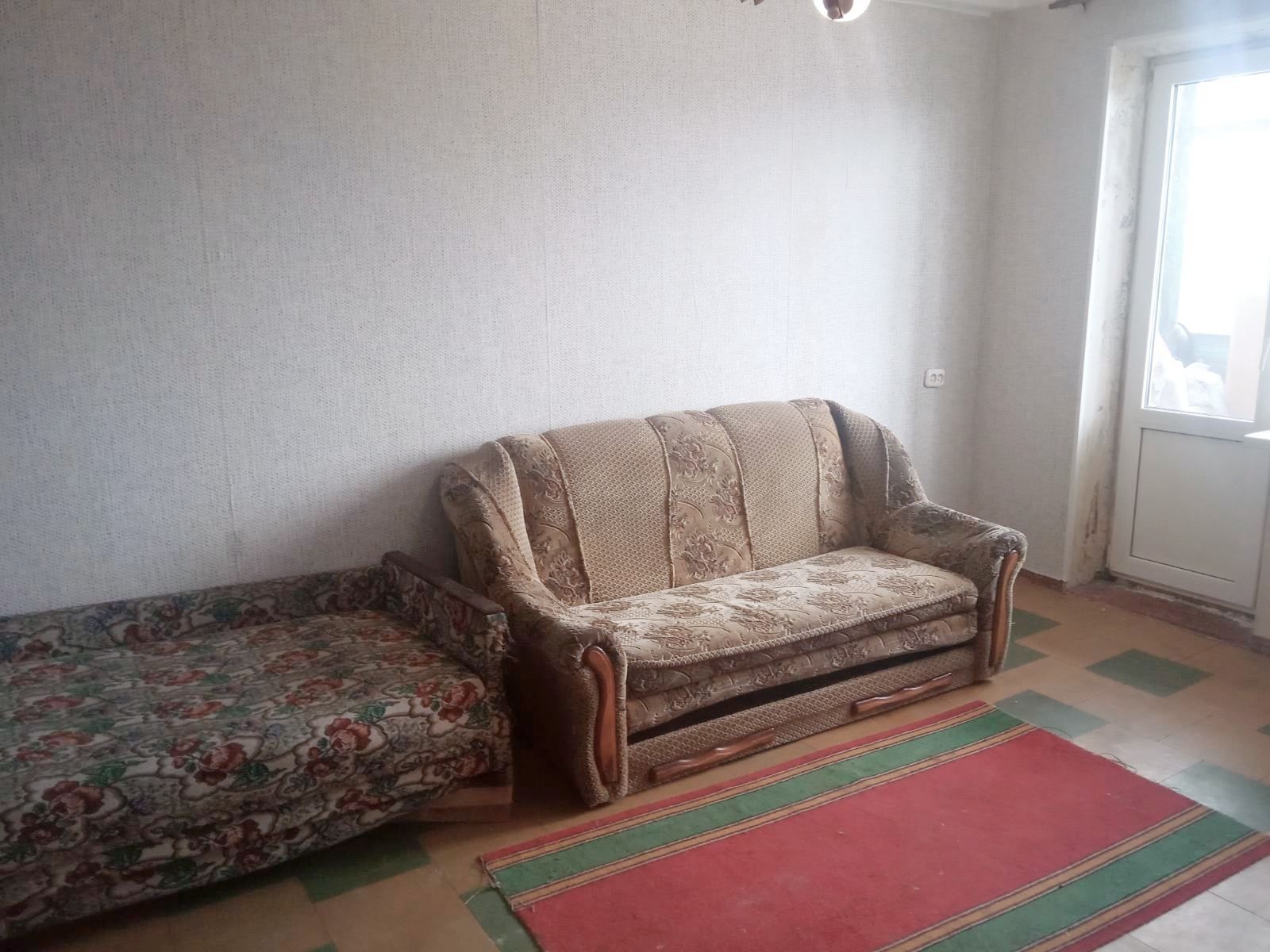 Однокімнатна квартира, п'ятий поверх
