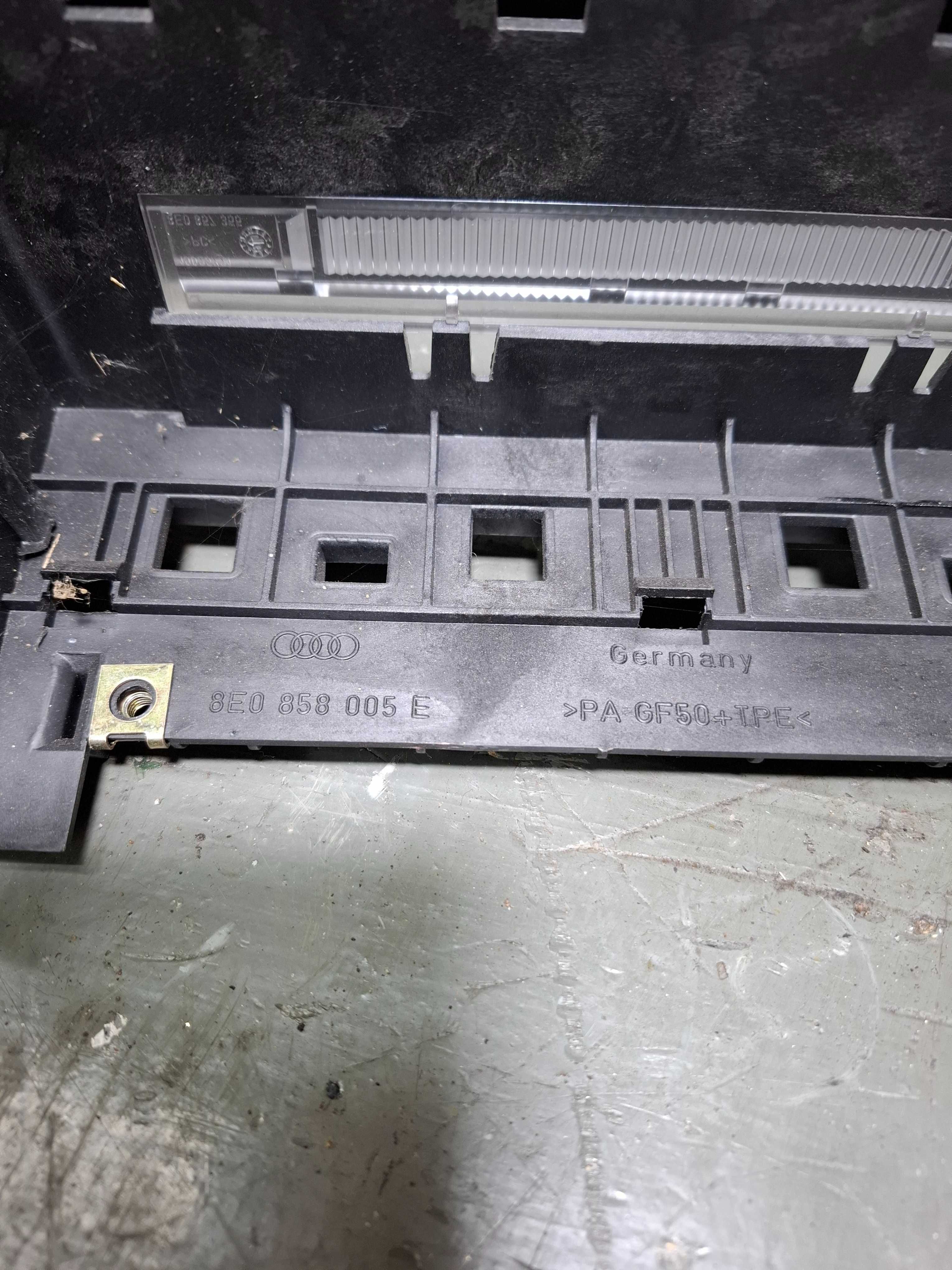 ramka radia 2 din audi a4 b6 b7