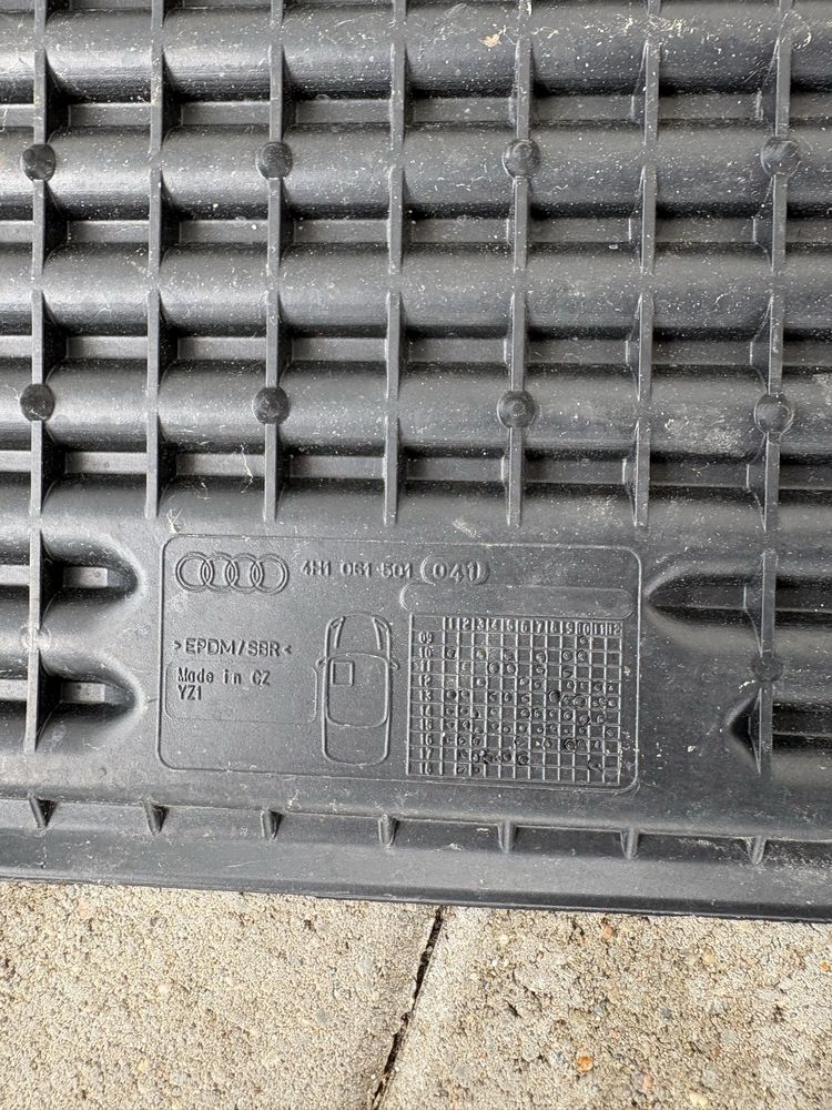 Dywaniki gumowe audi A8 D4