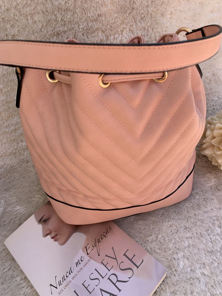 Bolsa saco Rosa com alça tiracolo