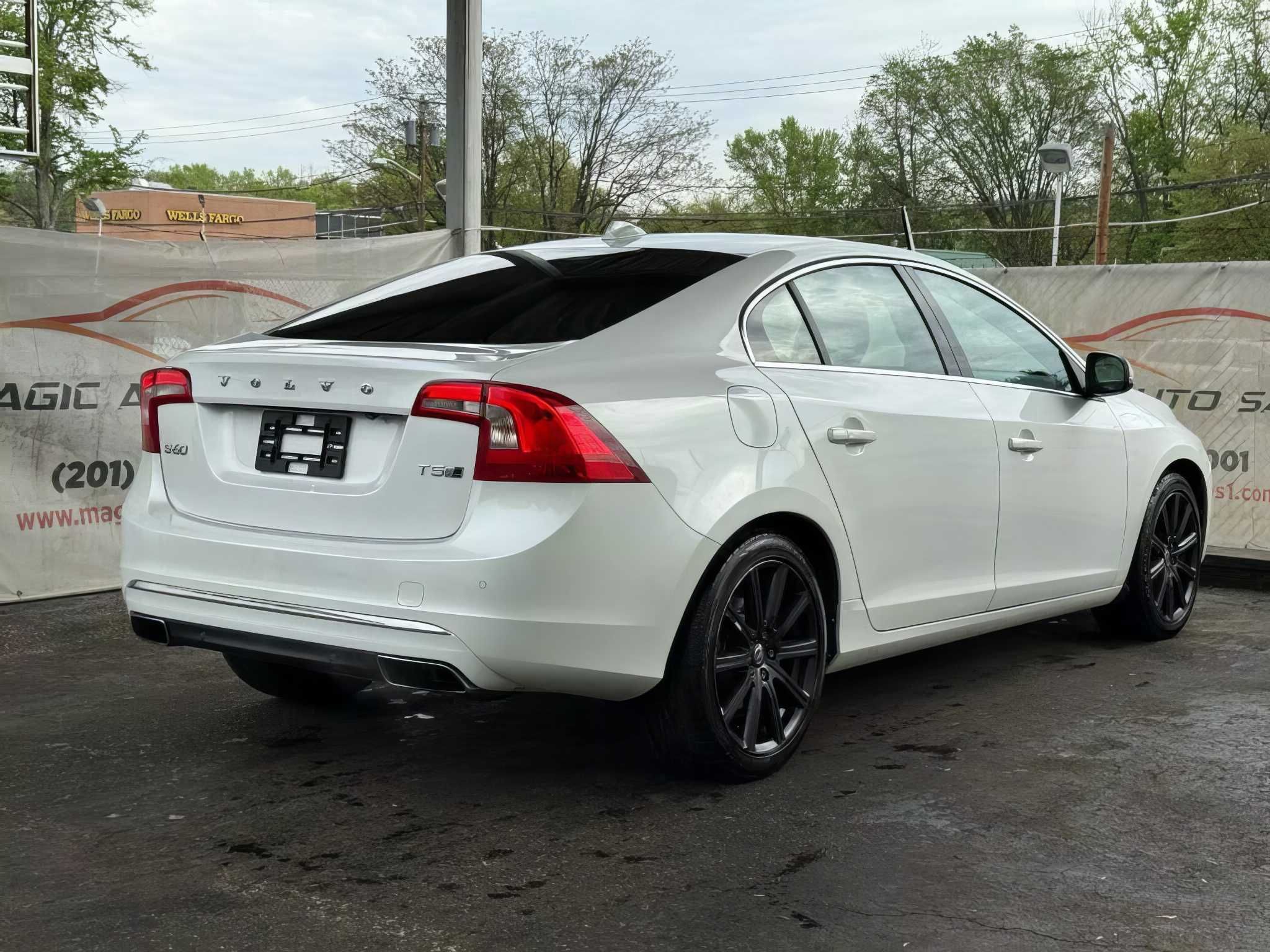 2017 Volvo S60 T5 Inscription Platinum