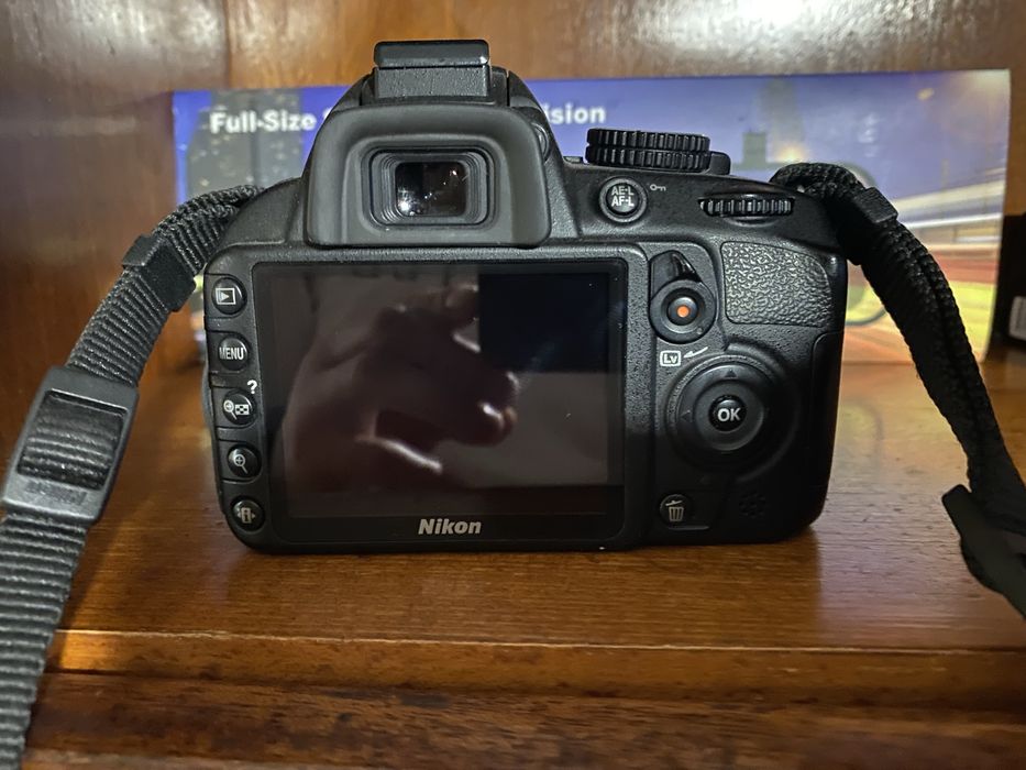 Продам Nikon D3100 в идеальном состоянии