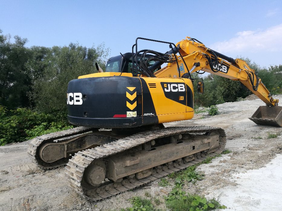 Wynajem maszyn budowlanych koparek gosienicowych  T do 48 T JCB Volvo