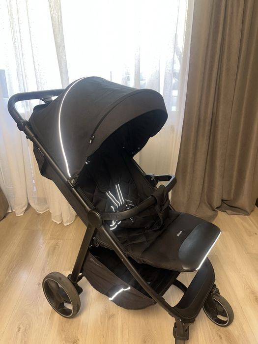 Дитяча прогулянкова коляска Carello Bravo