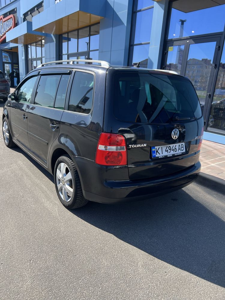 Volkswagen touran