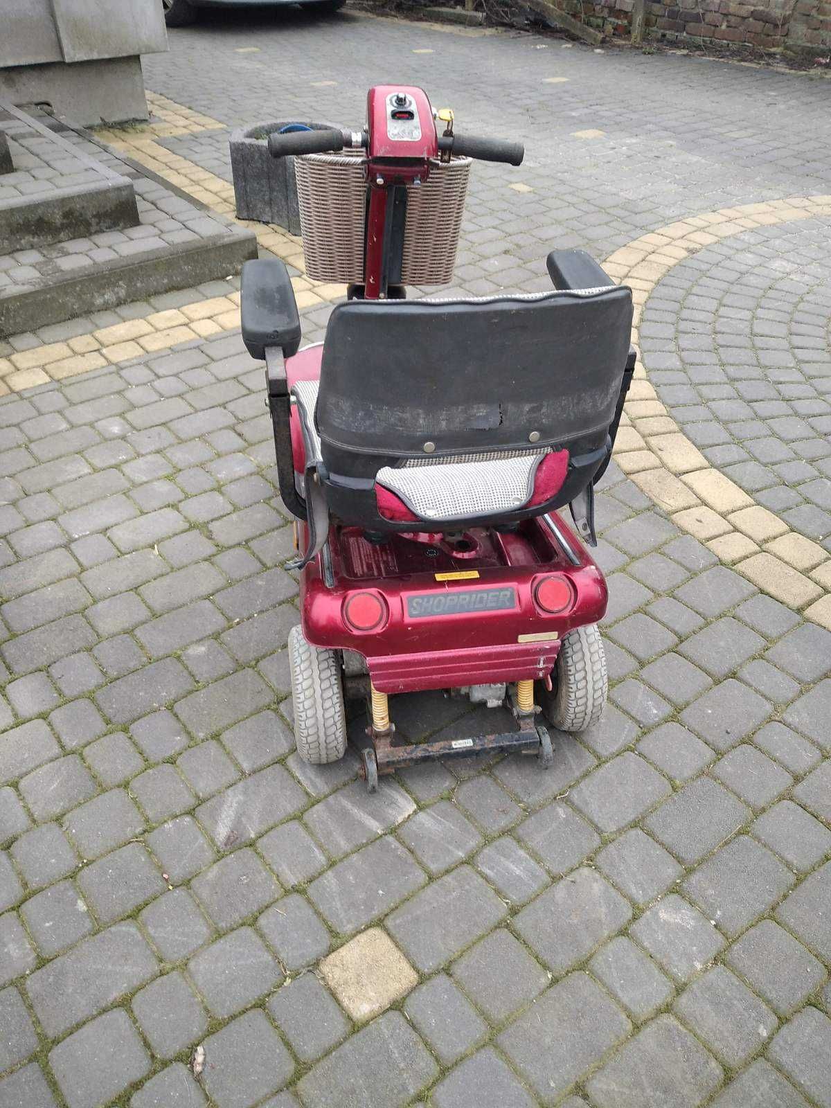 Скутер для старших людей,'або інвалідів