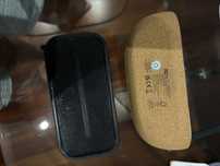 Colunas de som uma JbL, out da a marca branxa