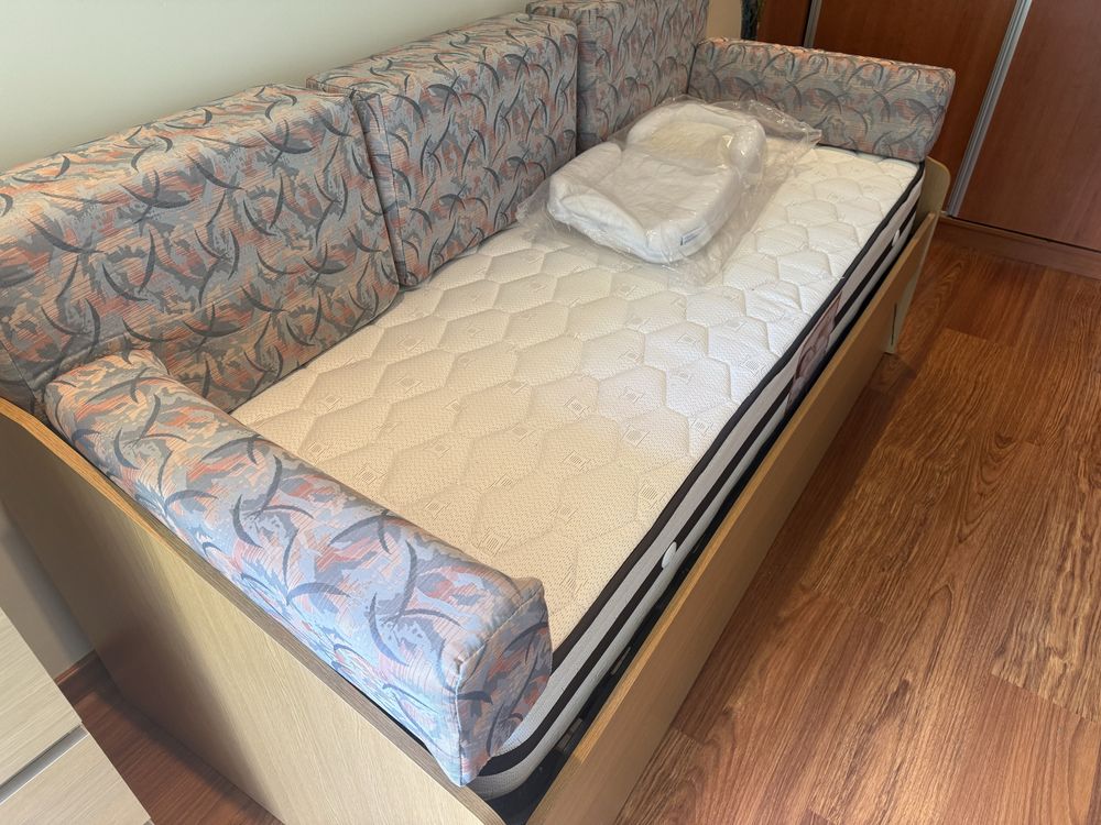 Sofá-Cama com muita arrumação