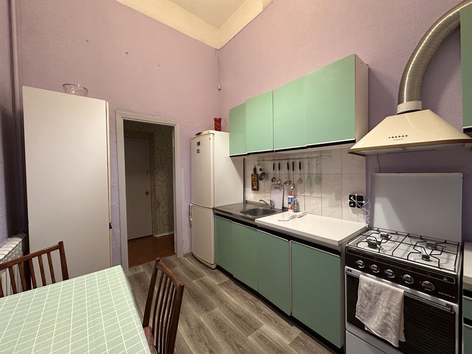 Стрілецька 6/7, метро Золоті ворота. Центр, 1к кв.