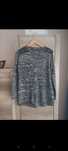 Sweter z cekinami na ramionach Gina L