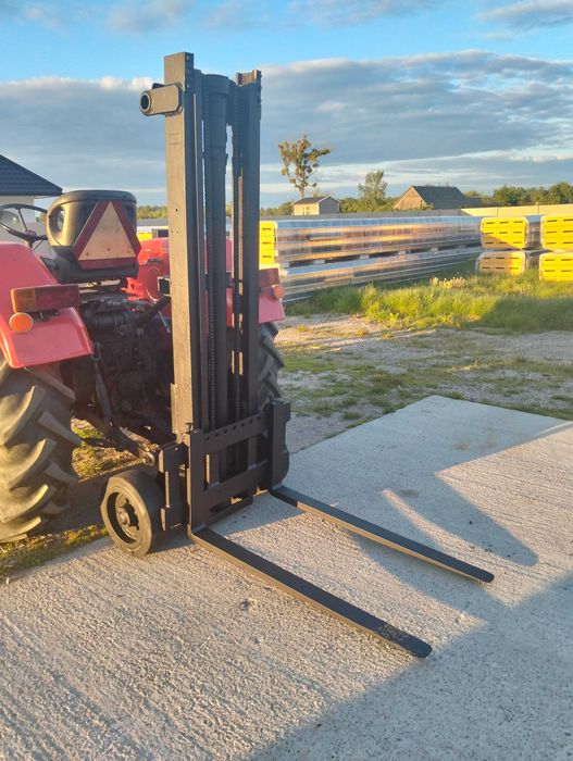 Maszt do ciagnika na kołach