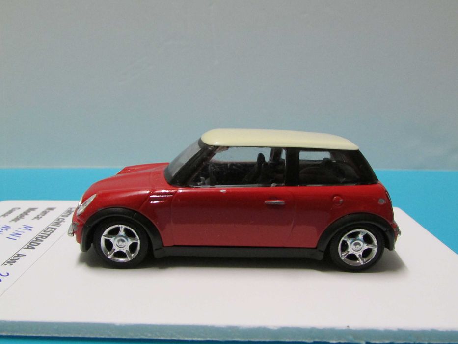 new Mini (2001) - Miniatura Solido escala 1/43