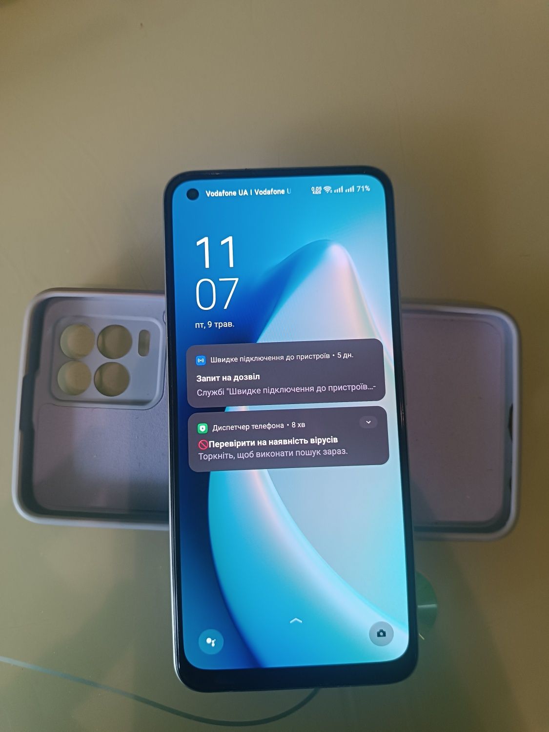 Продам смартфон realme8