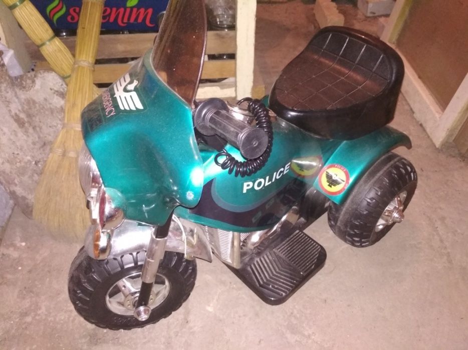 Продам детский трайк, необходима замена батерии