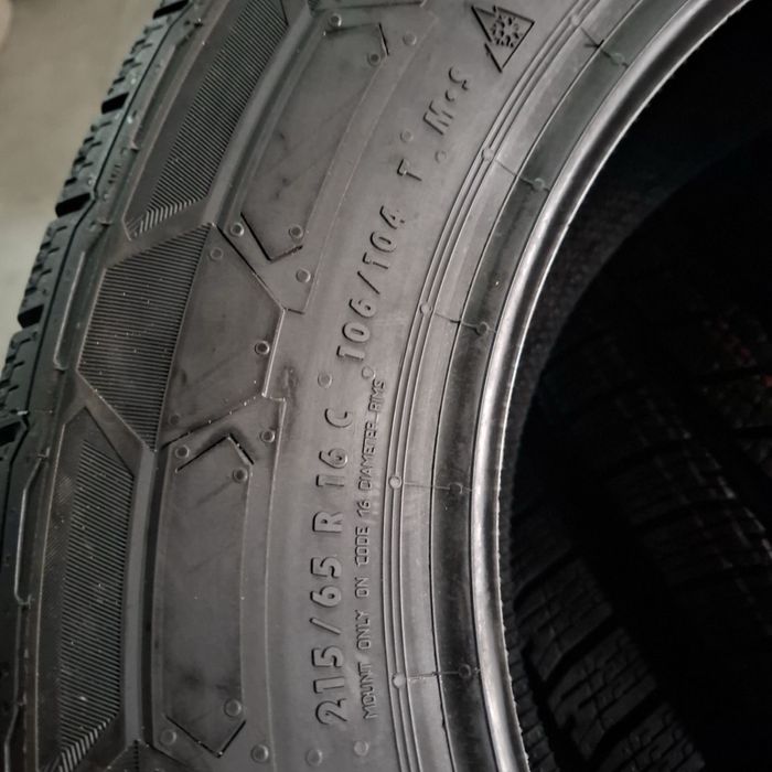 215/65/16c R16c Continental VanContactWinter 4шт нові зима