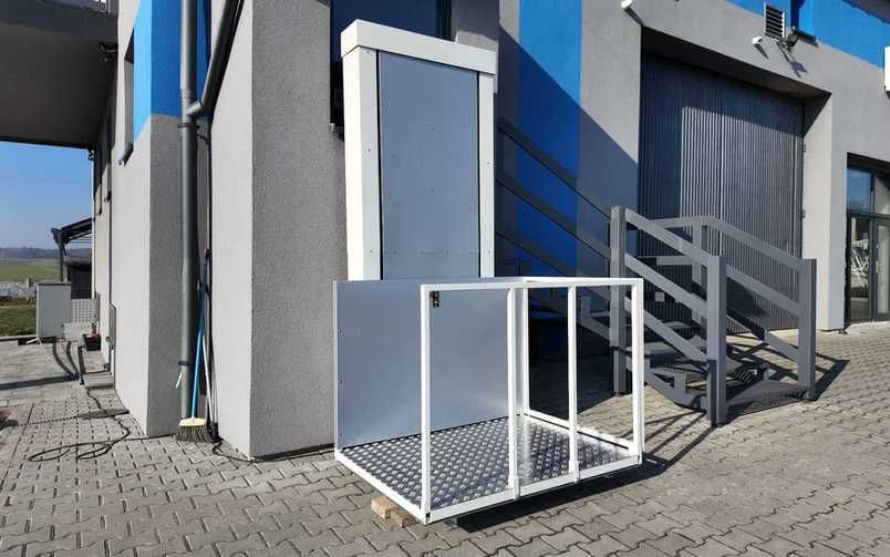 Platforma pionowa, winda, podnośnik towarowy