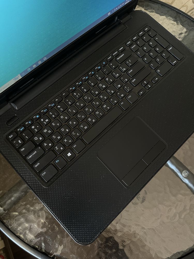 Ноутбук DELL Inspiron 3737