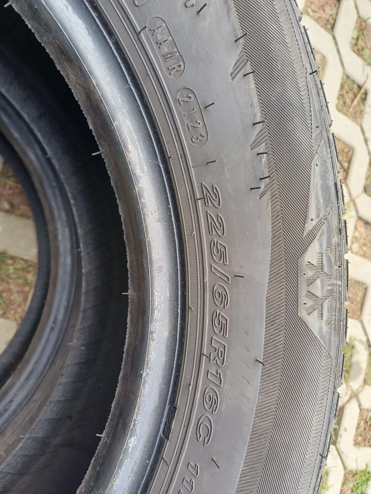 2 opony zimowe 225/65r16c NEXEN 2023r 6mm