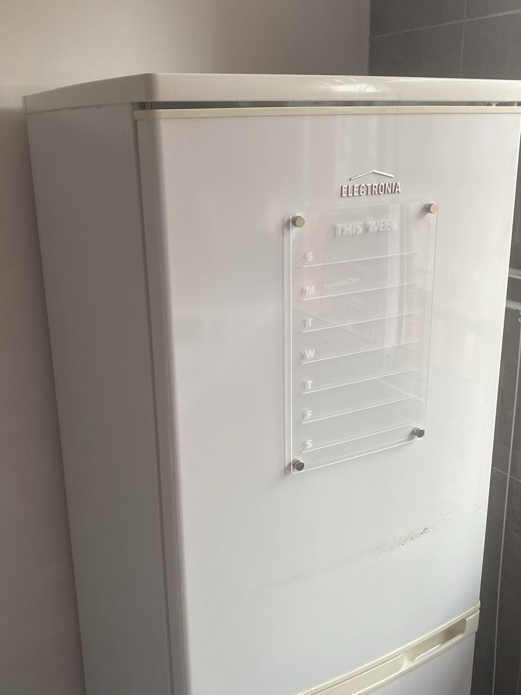 Frigorífico branco em bom estado