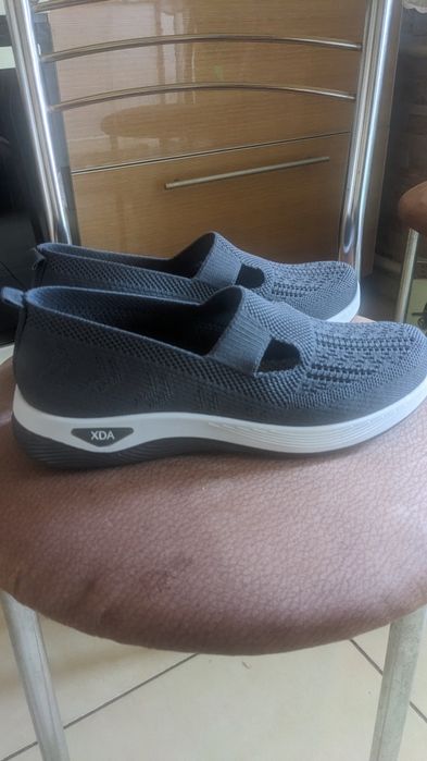 Продам летние туфли р40