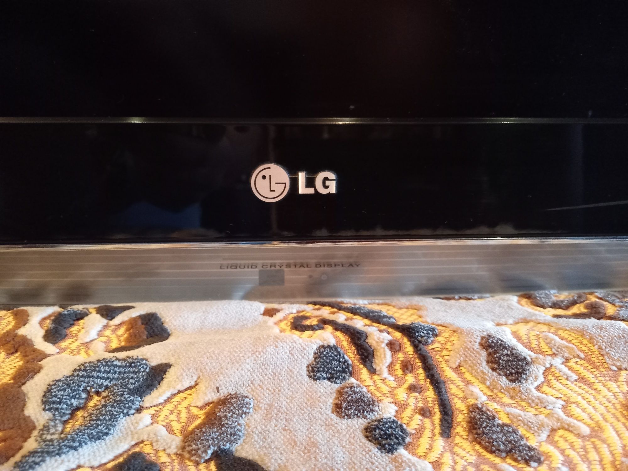 Телевізор LG робочій 92 см.на 52см.