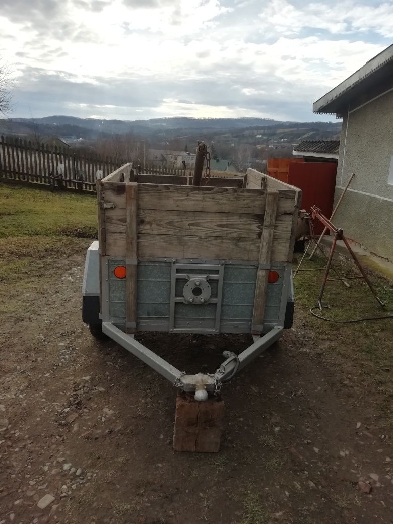 Продам прицеп новий