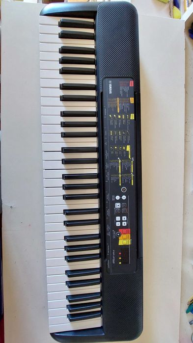 Teclado Digital Yamaha PSR-F52