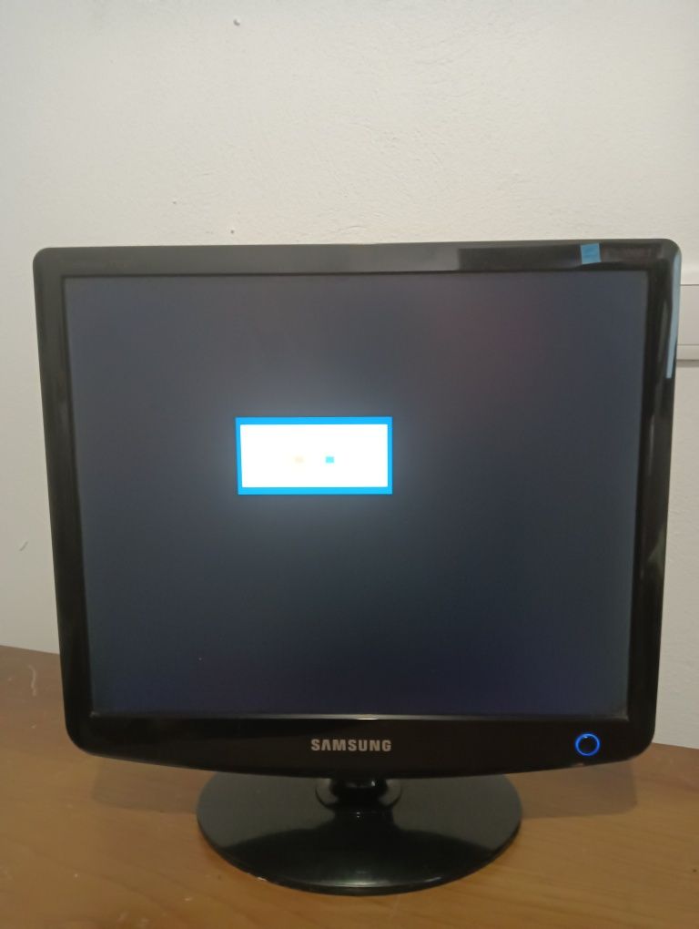 Monitor Samsung em funcionamento