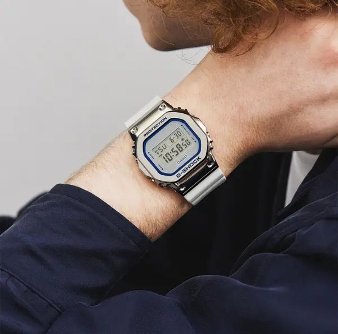 Casio G-Shock GM-5600LC-7DR  Лимитированная версия,  Стальной корпус