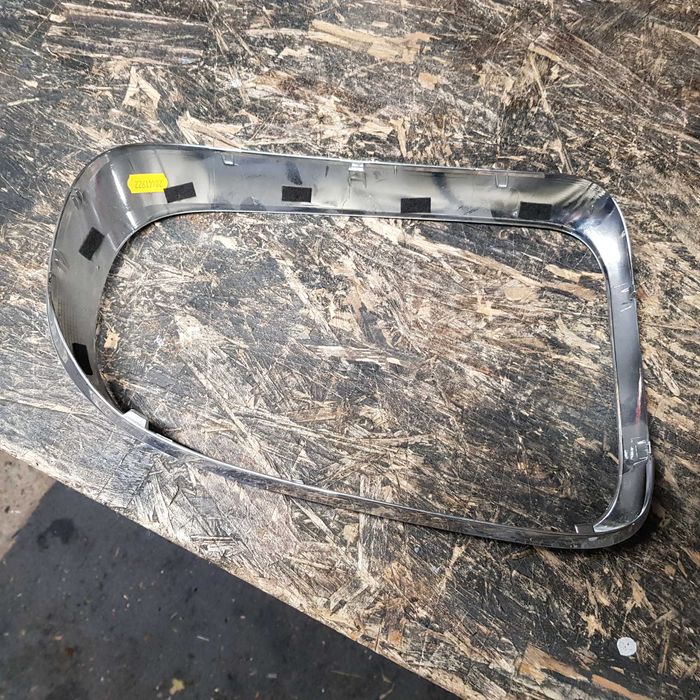 ramka lampy tył Mini Countryman F60
