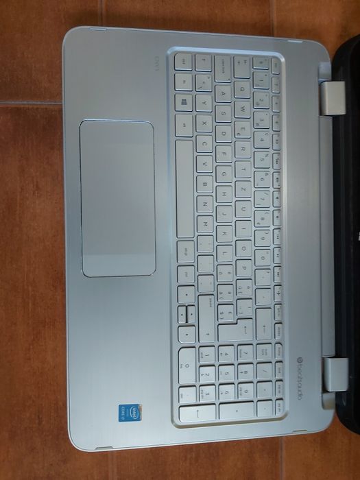 Portátil HP 15 u270nz intel i7