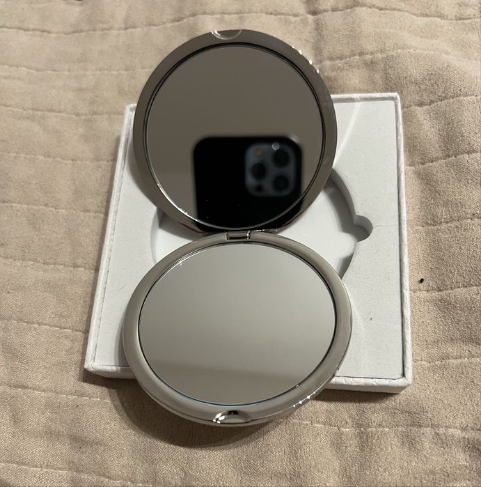 Lusterko kieszonkowe Dior Beauty